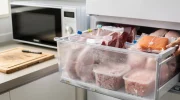 Weet jij hoe lang je vlees in de vriezer kunt bewaren? Het antwoord verrast veel mensen